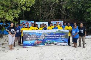 Aktivitas Pendidikan dan Penelitian di Teluk Etna, Papua Barat Indonesia